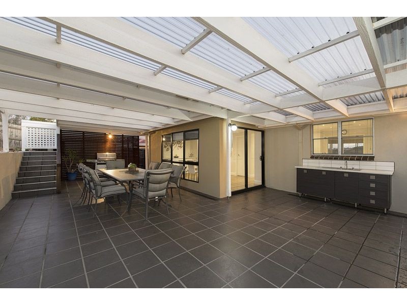 8 Cross Terrace, Glenroy VIC 3046