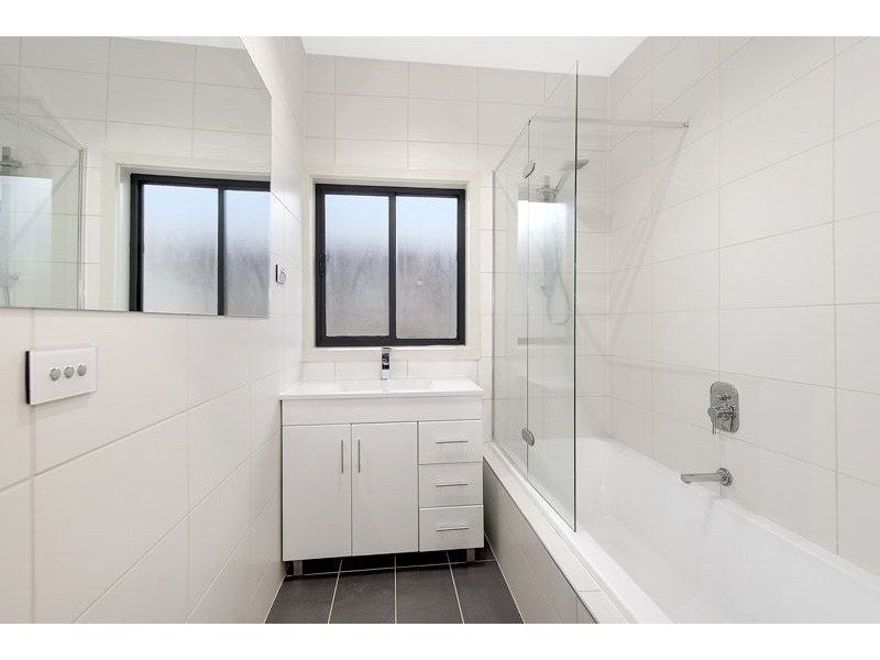 1/3 Surrey Street, Hadfield VIC 3046