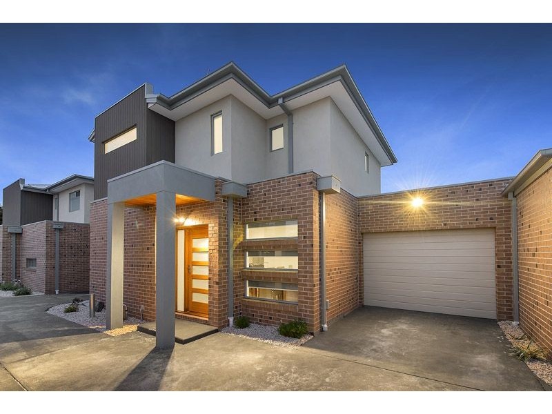 2/112 Cardinal Road, Glenroy VIC 3046