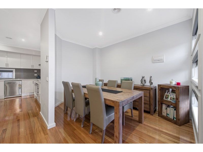 2/112 Cardinal Road, Glenroy VIC 3046