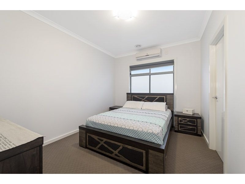 2/112 Cardinal Road, Glenroy VIC 3046