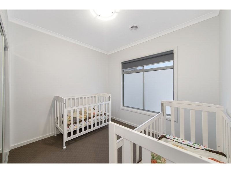 2/112 Cardinal Road, Glenroy VIC 3046