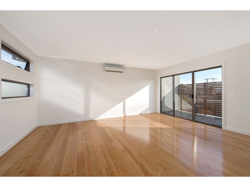 2/318 O’Hea Street, Pascoe Vale South VIC 3044