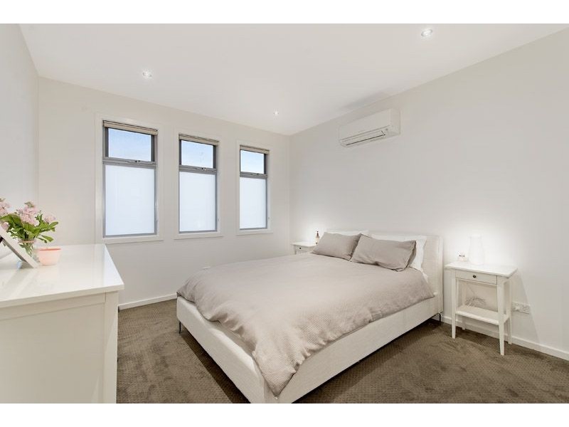 2/15 Everard Street, Glenroy VIC 3046