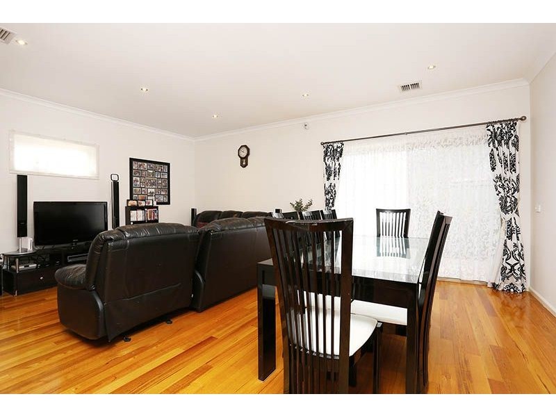 B/73 Station Road, Glenroy VIC 3046