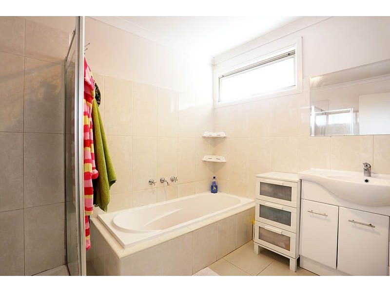 B/73 Station Road, Glenroy VIC 3046