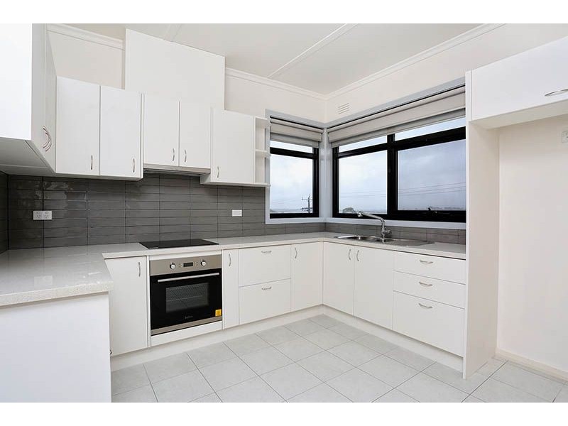 4/64 New Road, Oak Park VIC 3046