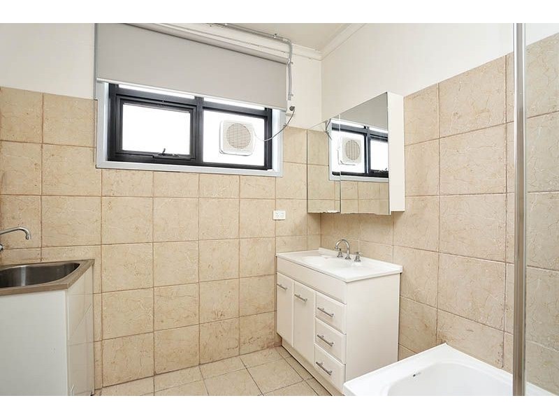 4/64 New Road, Oak Park VIC 3046