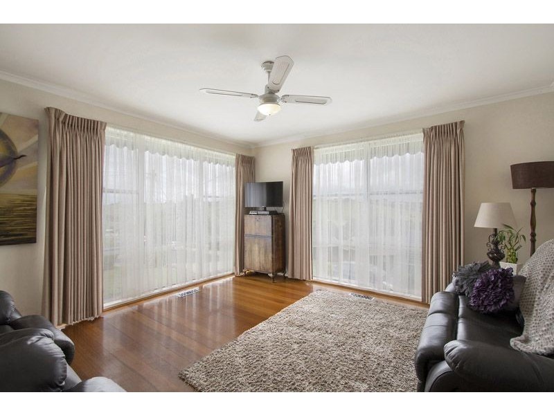 10 Rose Court, Jacana VIC 3047
