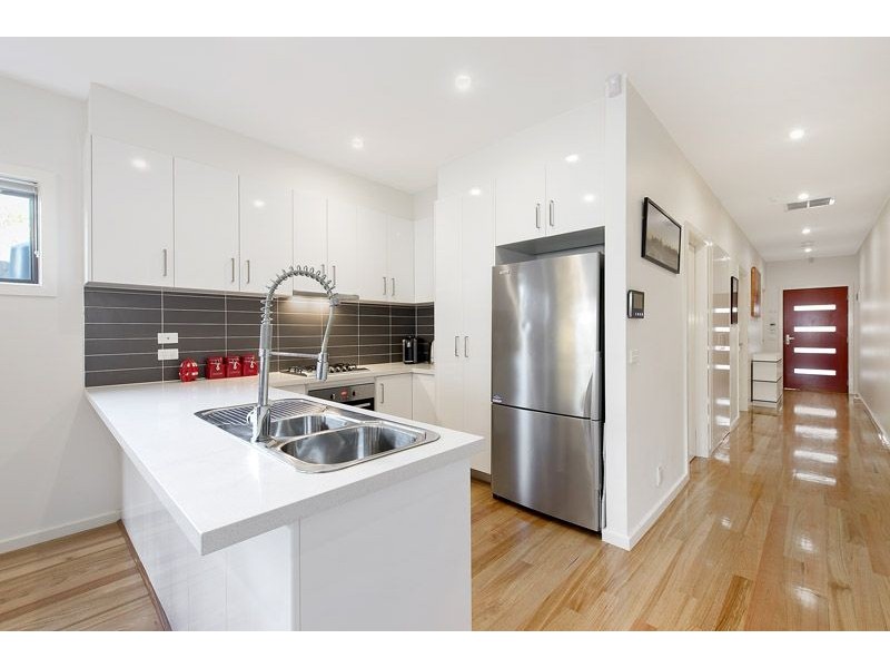 6/18 Josephine Street, Oak Park VIC 3046