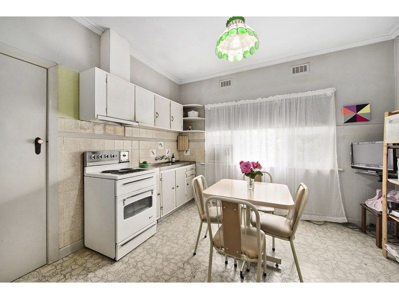 24 Hartington Street, Glenroy VIC 3046