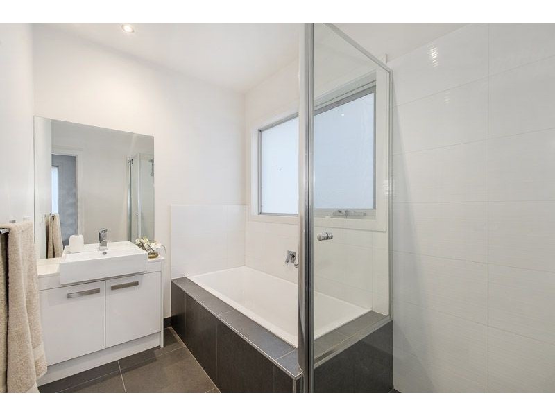 2/2 Trevannion Street, Glenroy VIC 3046