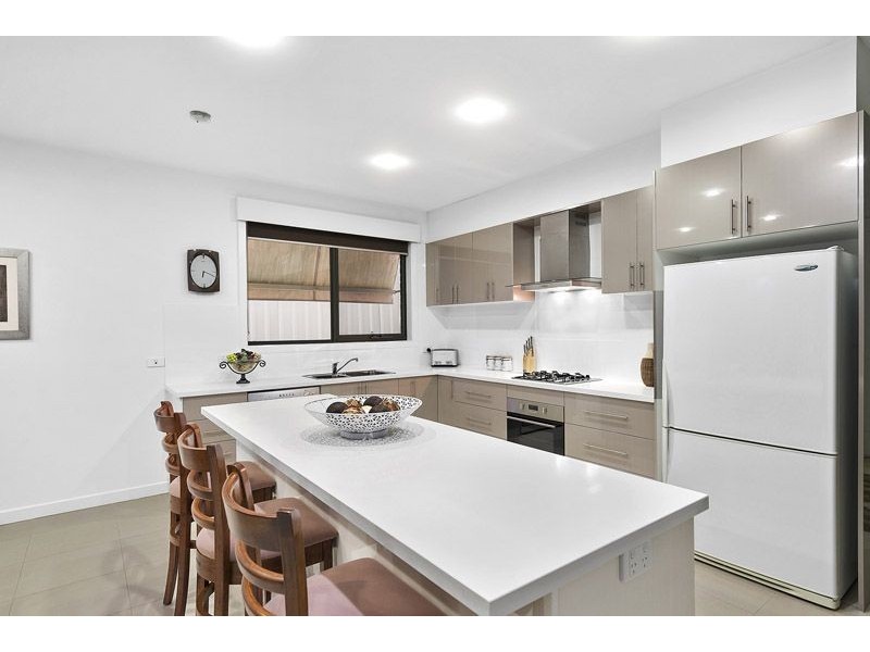 2/57 Outlook Drive, Glenroy VIC 3046