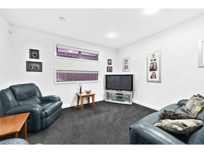 2/57 Outlook Drive, Glenroy VIC 3046