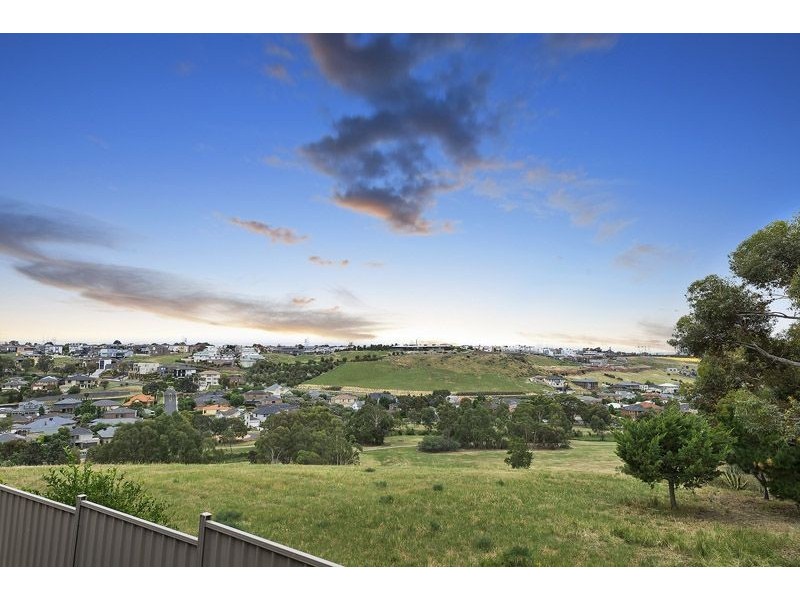 2/57 Outlook Drive, Glenroy VIC 3046