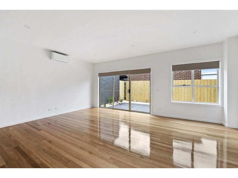 2/71 Maude Avenue, Glenroy VIC 3046