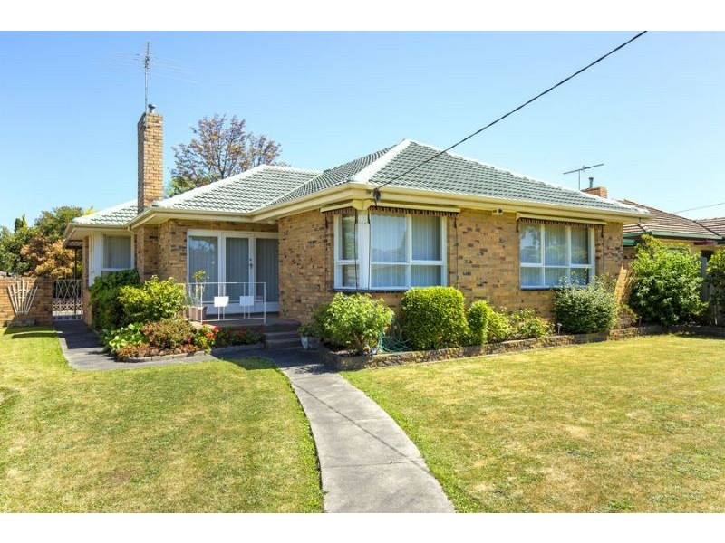 17 Sutherland Street, Hadfield VIC 3046