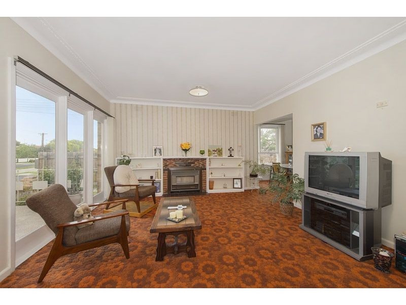 17 Sutherland Street, Hadfield VIC 3046