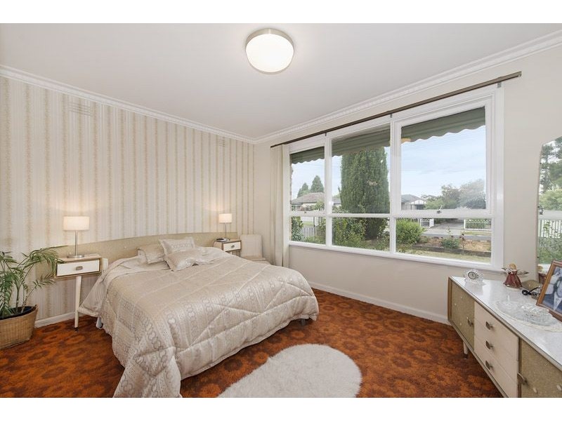 17 Sutherland Street, Hadfield VIC 3046