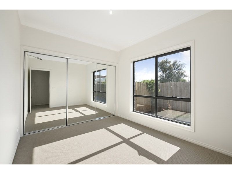 4/5 Sunset Boulevard, Jacana VIC 3047