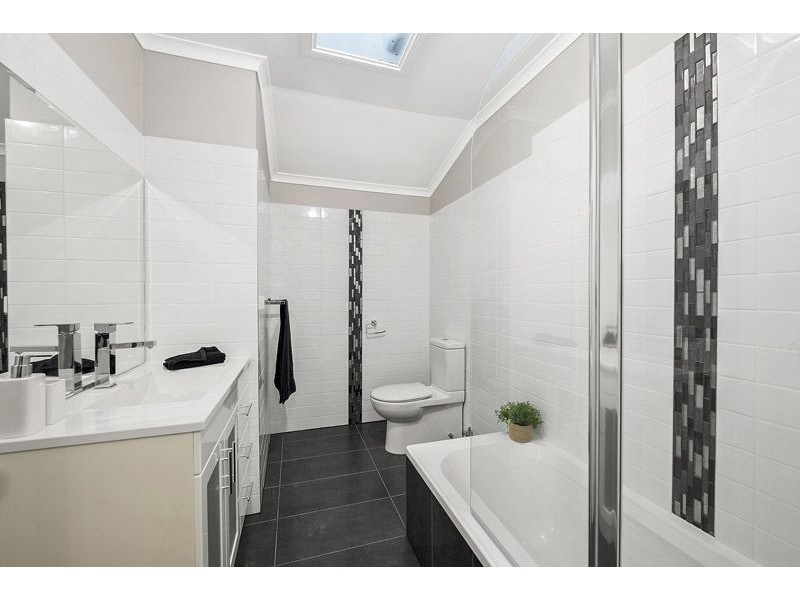 2A Harra Court, Oak Park VIC 3046