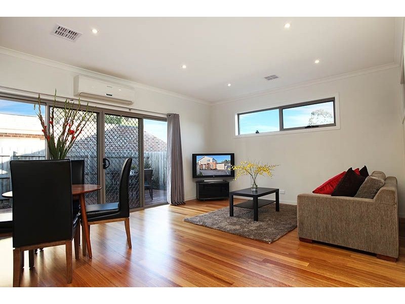 2/82 Glen Street, Glenroy VIC 3046