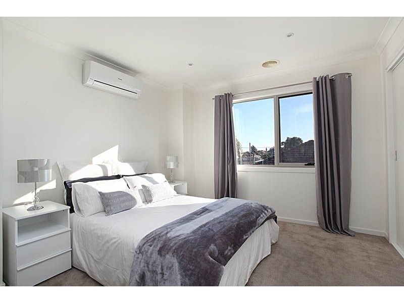 2/82 Glen Street, Glenroy VIC 3046
