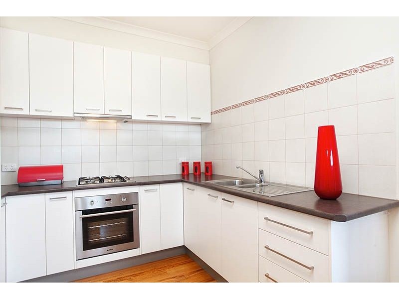 2/82 Glen Street, Glenroy VIC 3046