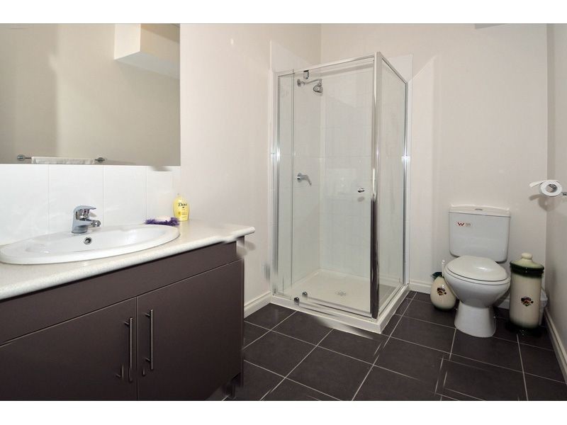 2/21 Hubert Avenue, Glenroy VIC 3046