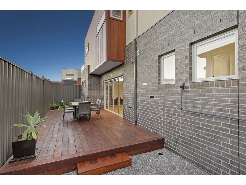 2/24 Prospect Street, Glenroy VIC 3046