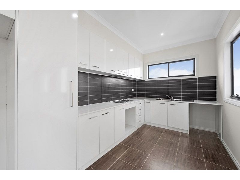 2 OR 3/5 Sunset Boulevard, Jacana VIC 3047