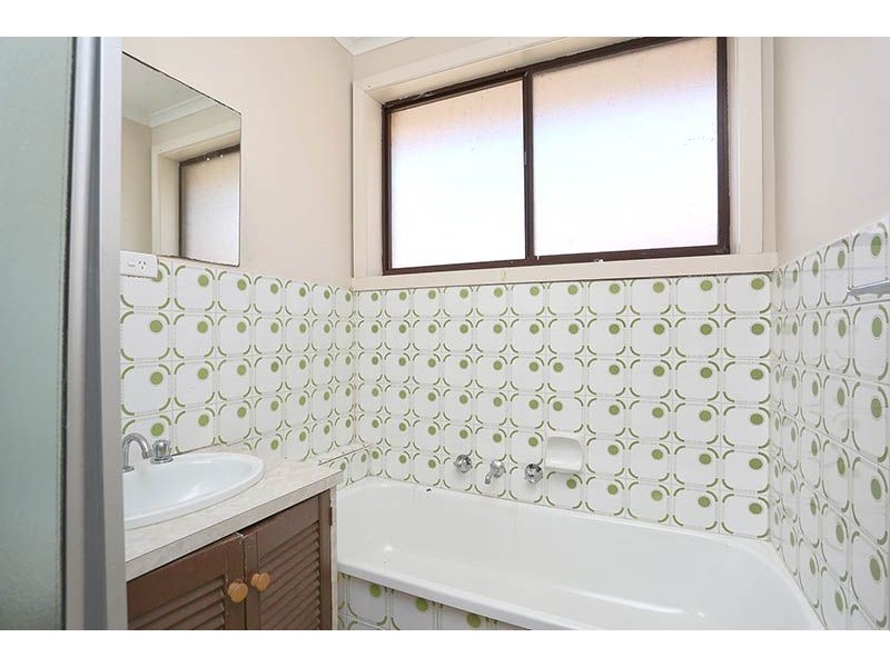 4/18 Wheatsheaf Road, Glenroy VIC 3046