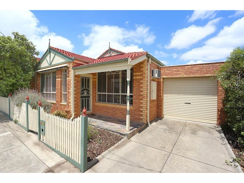 9 Muntz Avenue, Glenroy VIC 3046