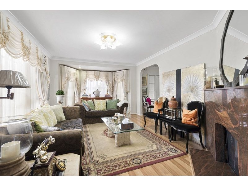 13 Gunbower Crescent, Meadow Heights VIC 3048