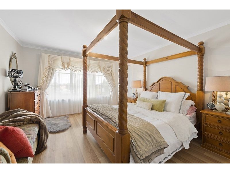 13 Gunbower Crescent, Meadow Heights VIC 3048