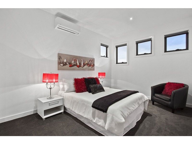 1/2 Langton Street, Glenroy VIC 3046