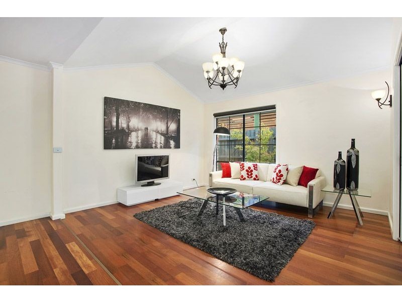 19 Freeman Drive, Glenroy VIC 3046