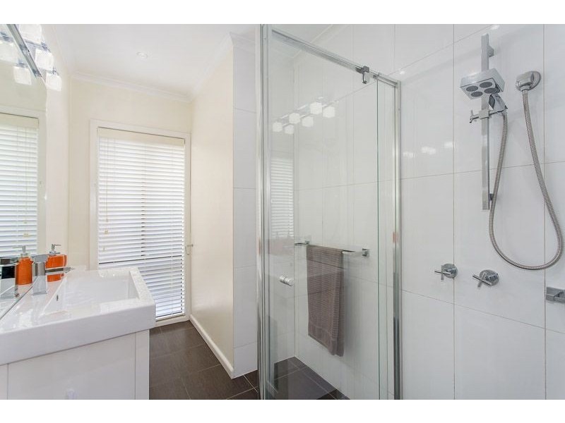 19 Freeman Drive, Glenroy VIC 3046