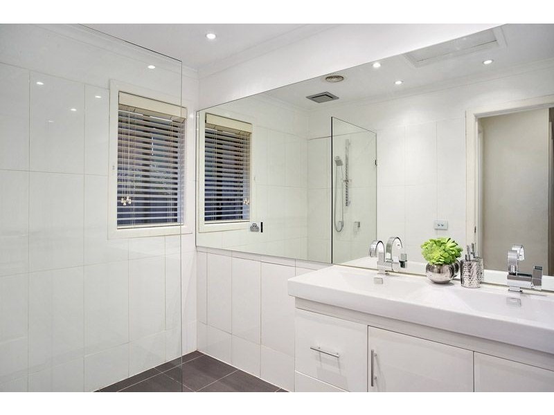 19 Freeman Drive, Glenroy VIC 3046