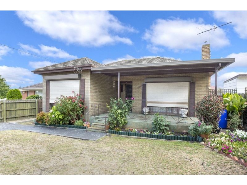 18 Barina Road, Oak Park VIC 3046