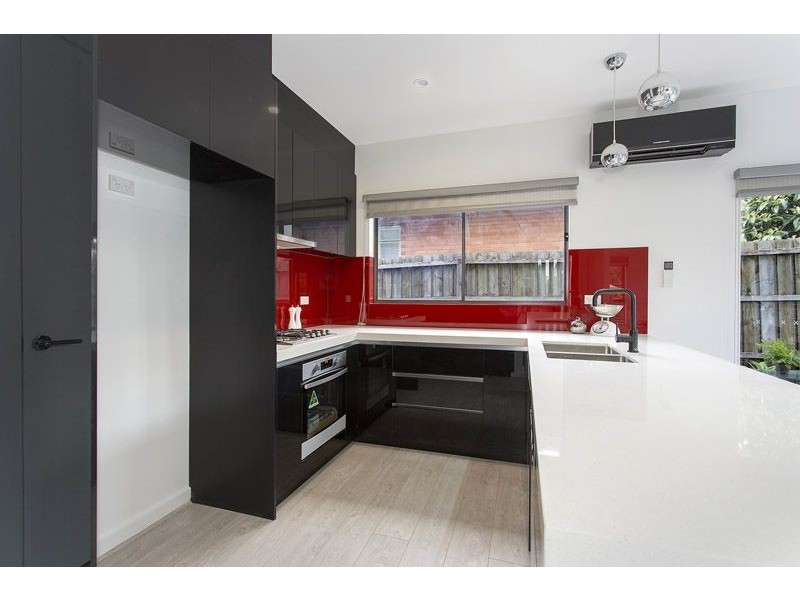 2C Lyons Street, Glenroy VIC 3046