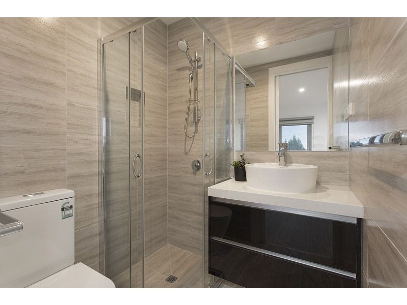 2C Lyons Street, Glenroy VIC 3046