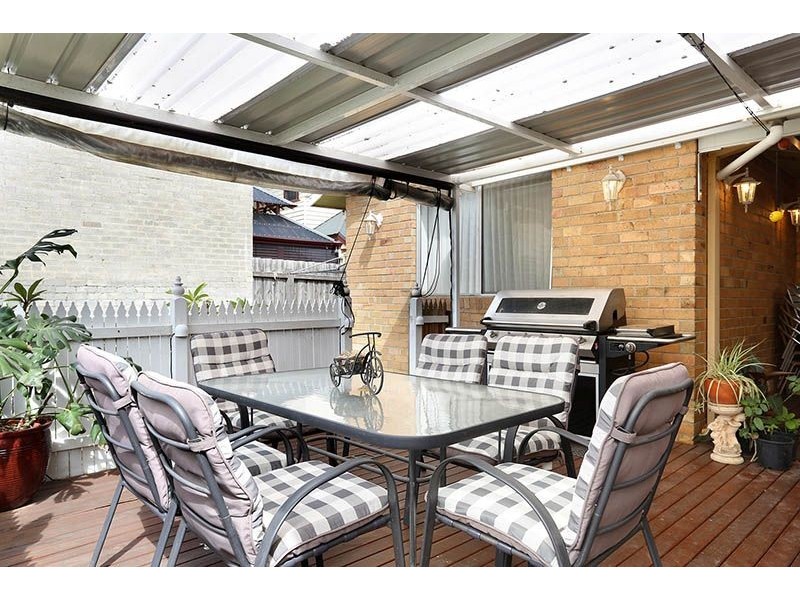 98 Snell Grove, Oak Park VIC 3046