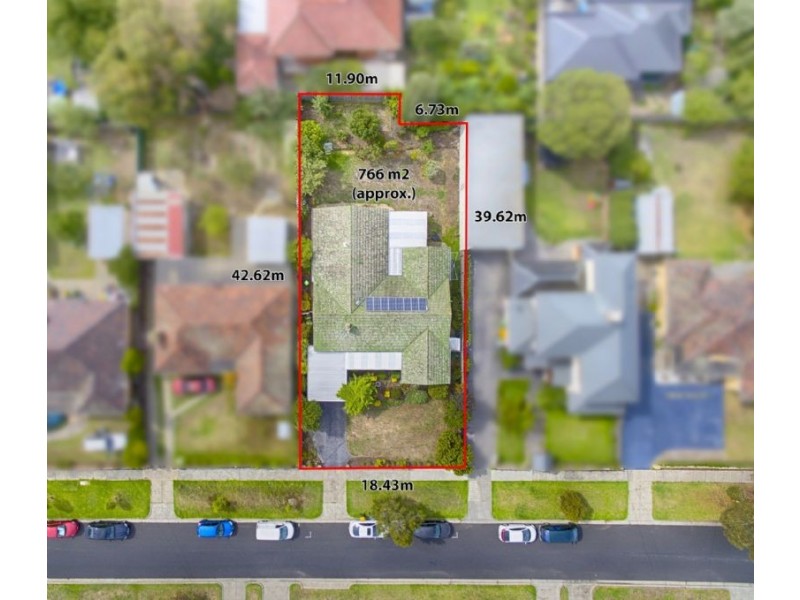 98 Snell Grove, Oak Park VIC 3046