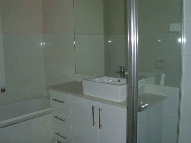 2/4 Howard Court, Glenroy VIC 3046