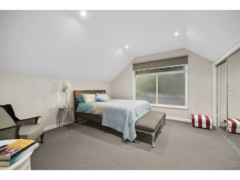 2C Francis Street, Oak Park VIC 3046