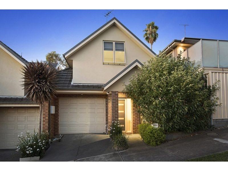 2C Francis Street, Oak Park VIC 3046