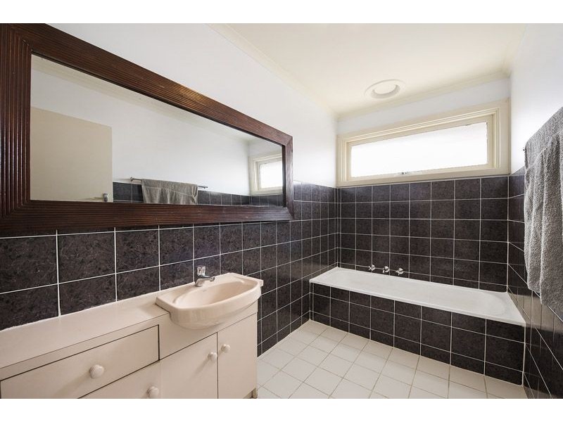 32 Sadie Street, Glenroy VIC 3046