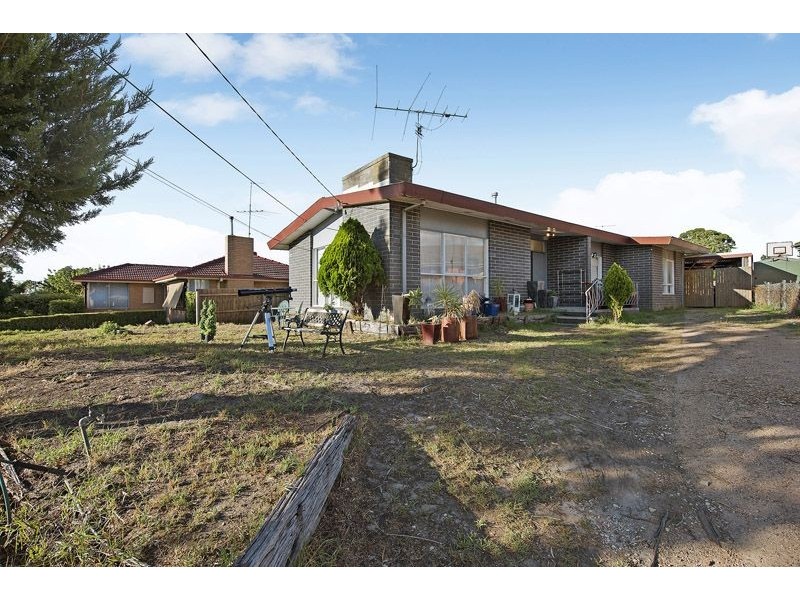 32 Corinella Crescent, Dallas VIC 3047