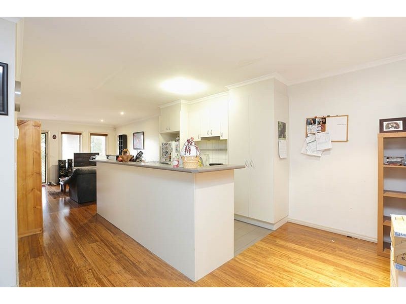 16 Illawarra St, Glenroy VIC 3046